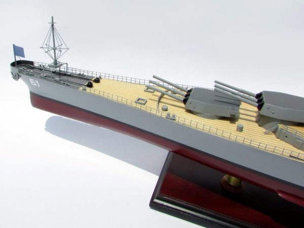 USS Iowa Model Boat - GN - Image 9