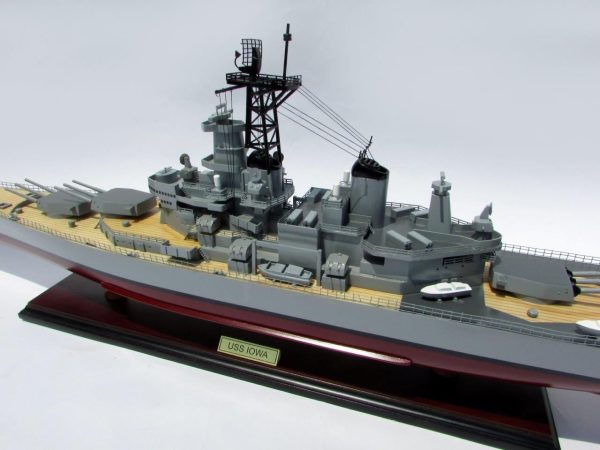 USS Iowa Model Boat - GN - Image 10
