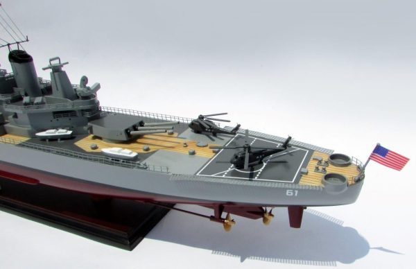 USS Iowa Model Boat - GN - Image 11