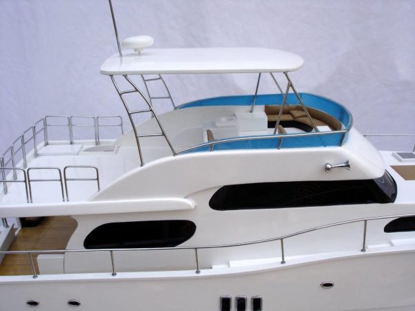 Twin-Hull Viking Sport Yacht Model Boat - GN - Image 3