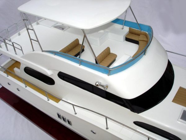 Twin-Hull Viking Sport Yacht Model Boat - GN - Image 8