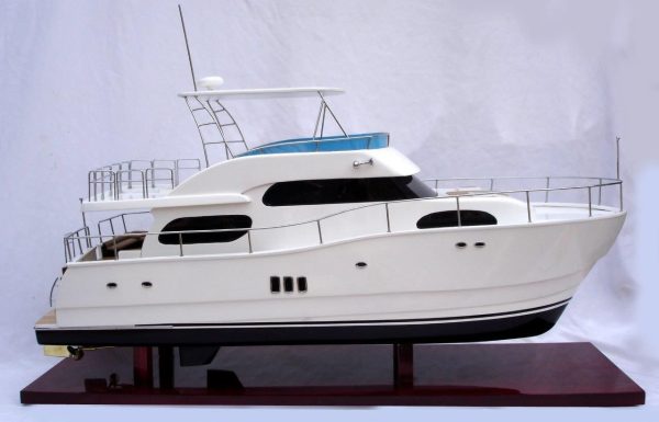 Twin-Hull Viking Sport Yacht Model Boat - GN - Image 11