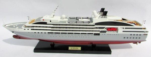 La Soleal Wooden Model Boat - GN - Image 3