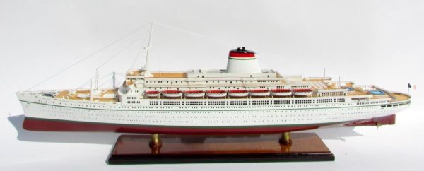 SS Leonardo Da Vinci White & Red Hull Ship Model - GN - Image 3