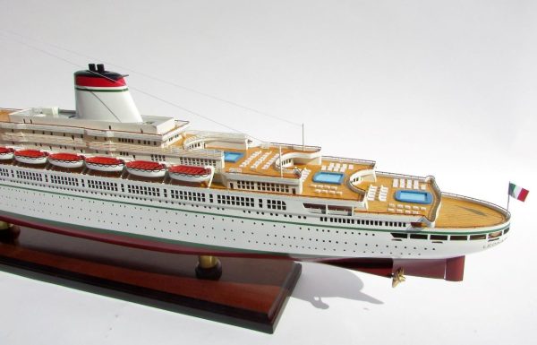SS Leonardo Da Vinci White & Red Hull Ship Model - GN - Image 7