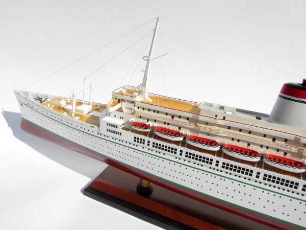 SS Leonardo Da Vinci White & Red Hull Ship Model - GN - Image 8