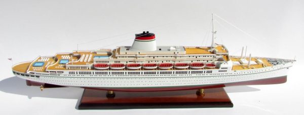 SS Leonardo Da Vinci White & Red Hull Ship Model - GN - Image 11