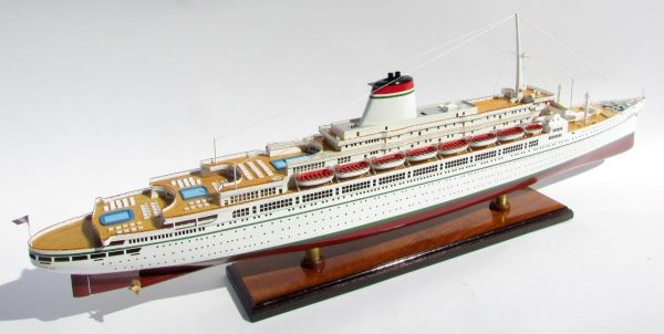 SS Leonardo Da Vinci White & Red Hull Ship Model - GN - Image 12