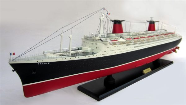 SS France Special Edition Wooden Model Boat - GN - Image 3