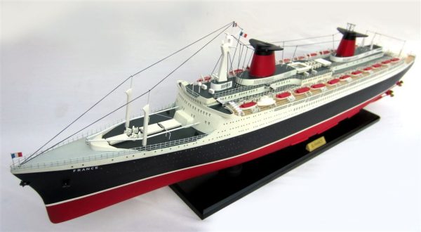 SS France Special Edition Wooden Model Boat - GN - Image 4