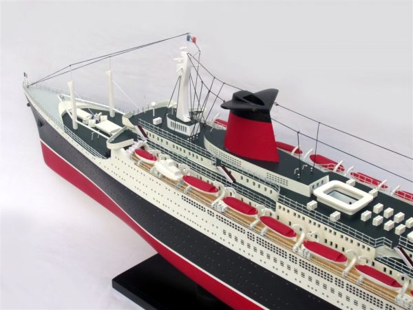 SS France Special Edition Wooden Model Boat - GN - Image 8