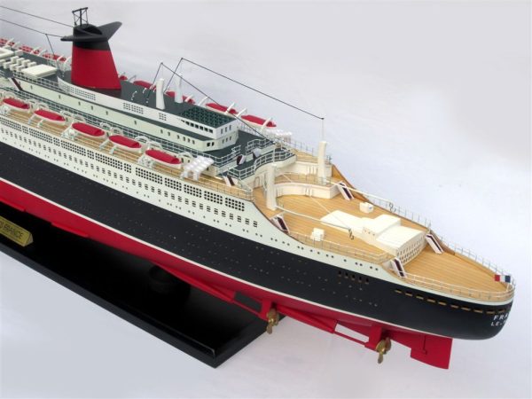 SS France Special Edition Wooden Model Boat - GN - Image 10