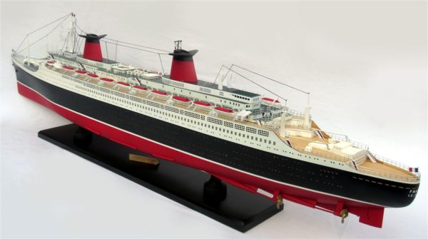 SS France Special Edition Wooden Model Boat - GN - Image 12