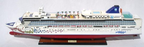 Norwegian Gem Ship Model - GN - Image 3