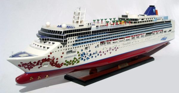 Norwegian Gem Ship Model - GN - Image 4