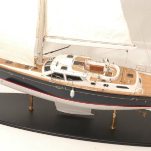 Discovery  55 model yacht