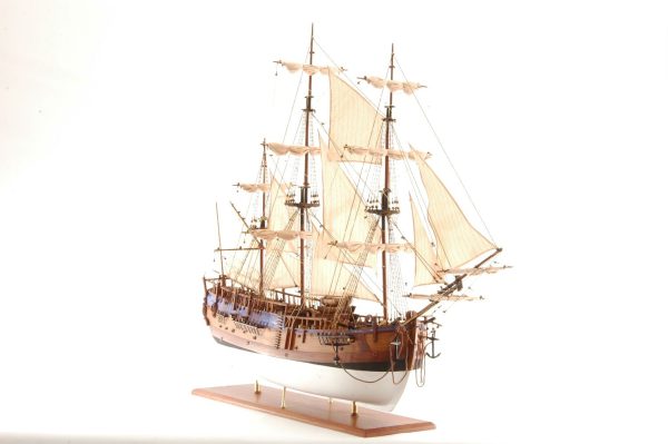 HMS Endeavour model ship (Premier Range) - PSM - Image 3