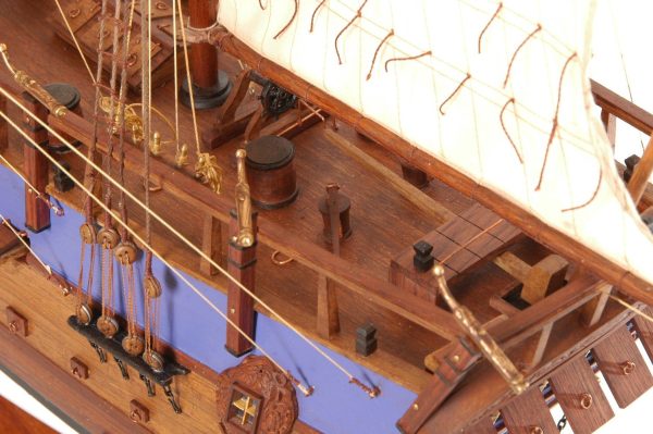 HMS Endeavour model ship (Premier Range) - PSM - Image 5