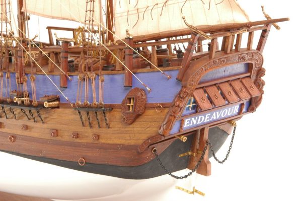 HMS Endeavour model ship (Premier Range) - PSM - Image 6