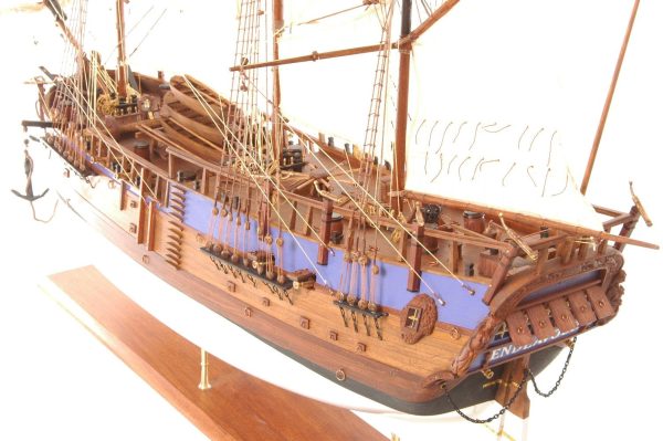 HMS Endeavour model ship (Premier Range) - PSM - Image 9