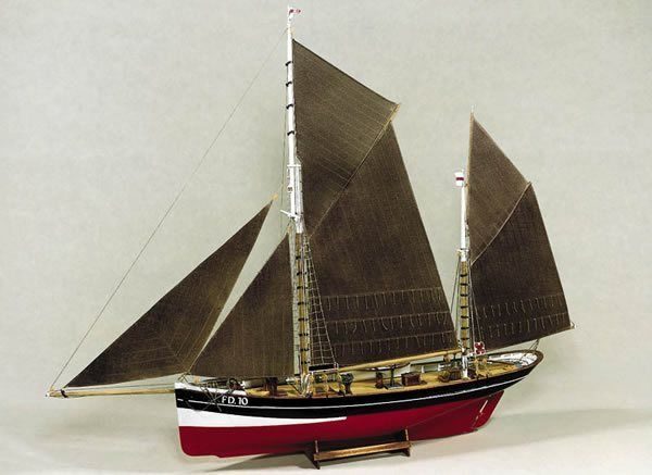 FD 10 Yawl Model Boat Kit - Billing Boats (B701) - Image 3