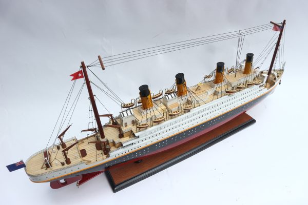 Titanic Model Ship - GN - Image 12