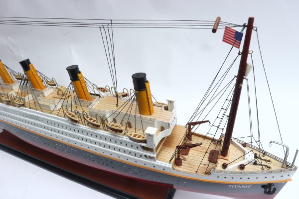 Titanic Model Ship - GN - Image 16
