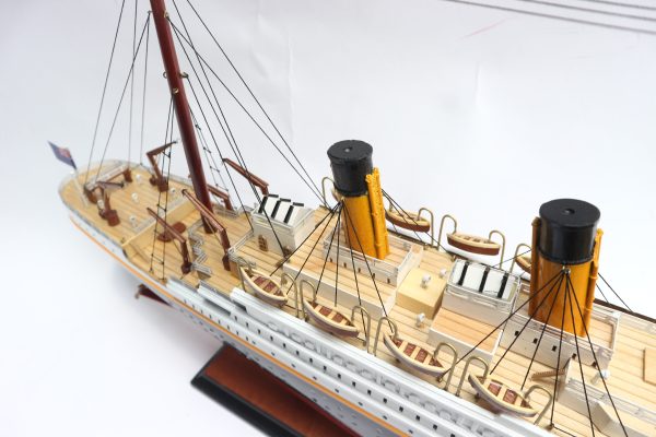 Titanic Model Ship - GN - Image 17