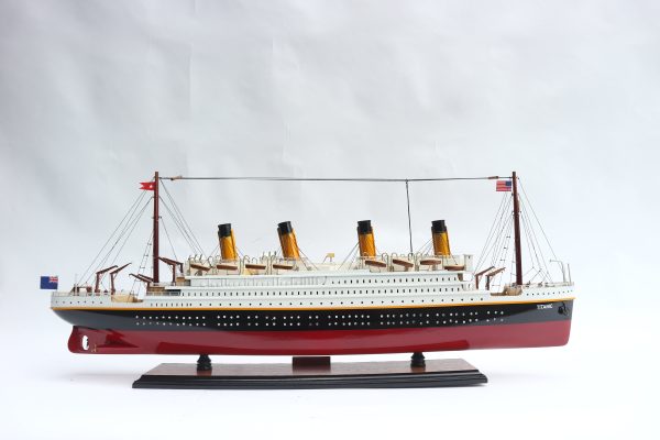 Titanic Model Ship - GN