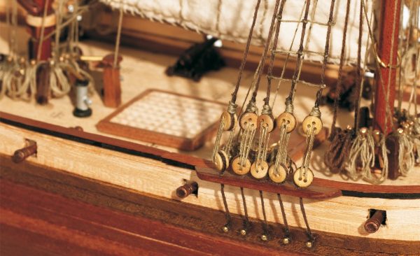Albatross Model Ship Kit - Occre (12500) - Image 6