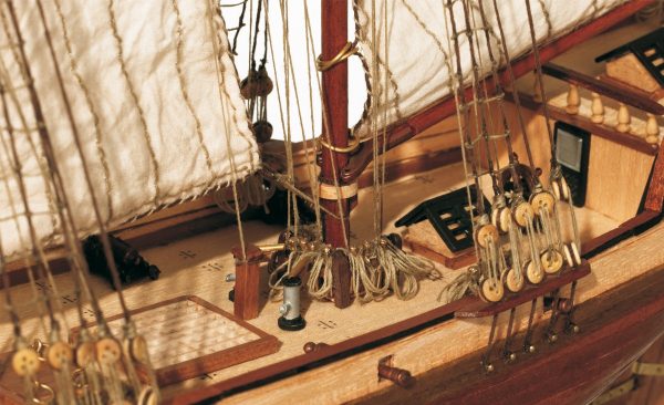 Albatross Model Ship Kit - Occre (12500) - Image 7
