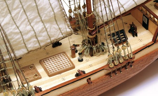 Albatross Model Ship Kit - Occre (12500) - Image 9