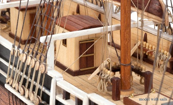 Essex Model Ship Kit (with Sails) - Occre (12006) - Image 10