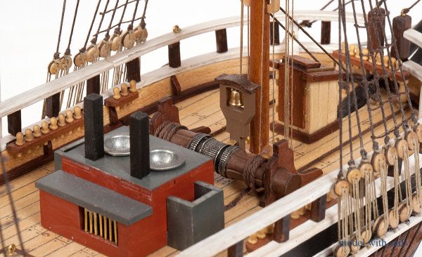 Essex Model Ship Kit (with Sails) - Occre (12006) - Image 5