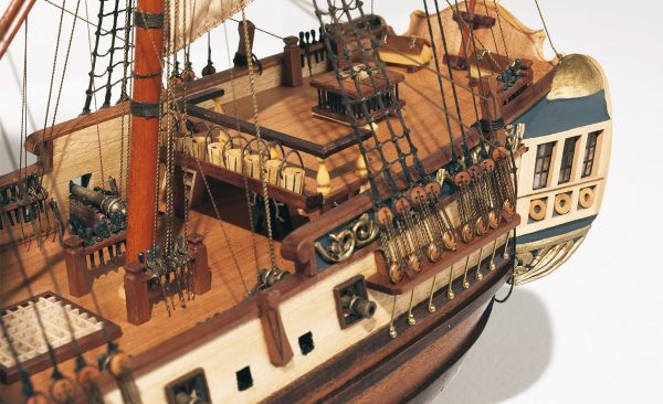 La Candelaria Ship Model Kit - Occre (13000) - Image 5