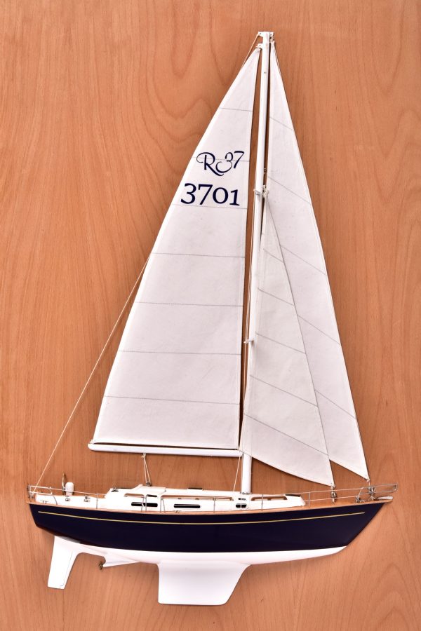 Half Model of Rustler 37 - Image 13