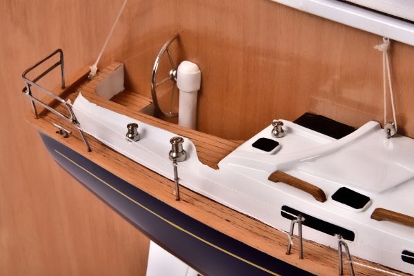 Half Model of Rustler 37 - Image 11