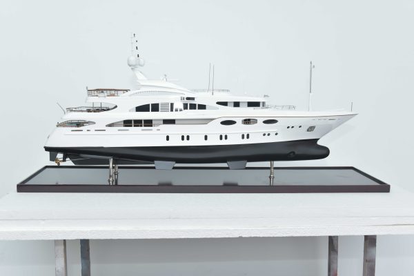 MY Latitude 53m Benette - Image 5