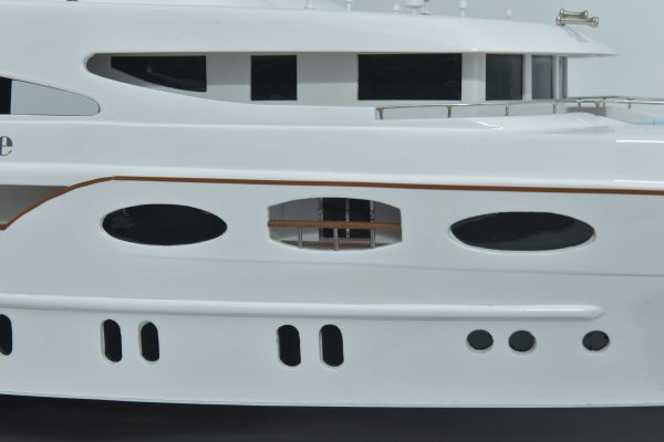 MY Latitude 53m Benette - Image 10