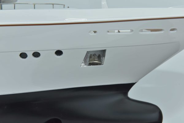 MY Latitude 53m Benette - Image 11