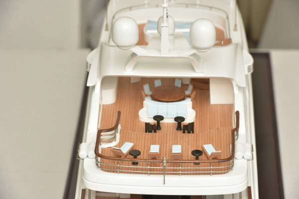 MY Latitude 53m Benette - Image 15