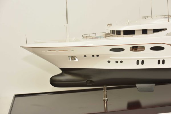 MY Latitude 53m Benette - Image 25