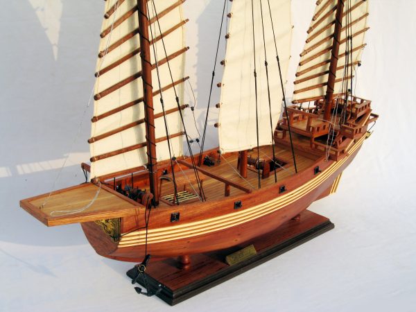 Chinese Junk Wooden Model Ship - GN - Image 3