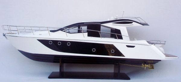 Cranchi 54 HT Model Ship - GN