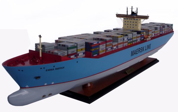 Emma Maersk Model Ship (with lights) - GN - Image 9