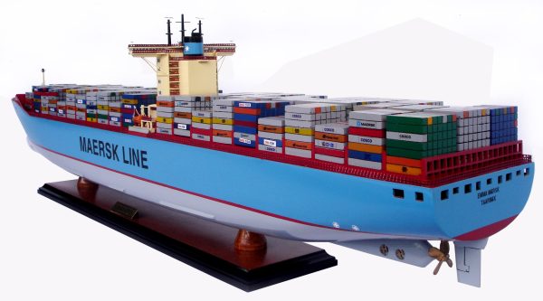 Emma Maersk Model Ship (with lights) - GN - Image 7