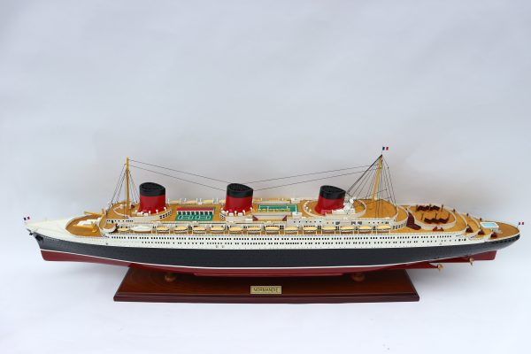 Normandie Special Edition Wooden Model Ship - GN - Image 3