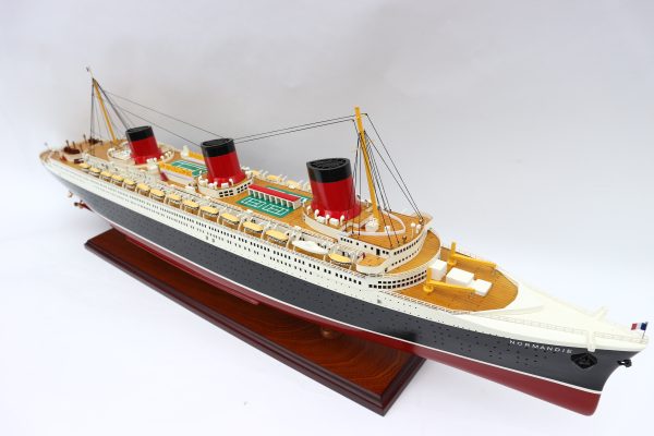 Normandie Special Edition Wooden Model Ship - GN - Image 11