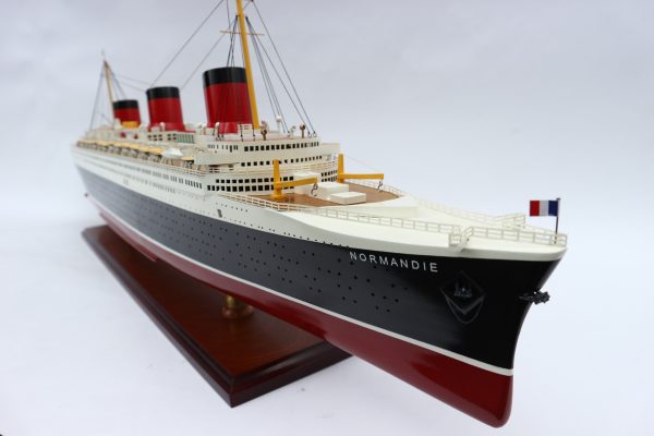 Normandie Special Edition Wooden Model Ship - GN - Image 12