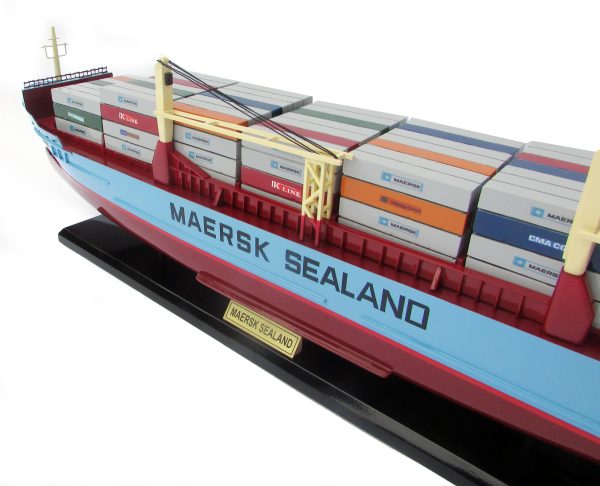 Maersk Ferrol Model Container Ship - GN - Image 10